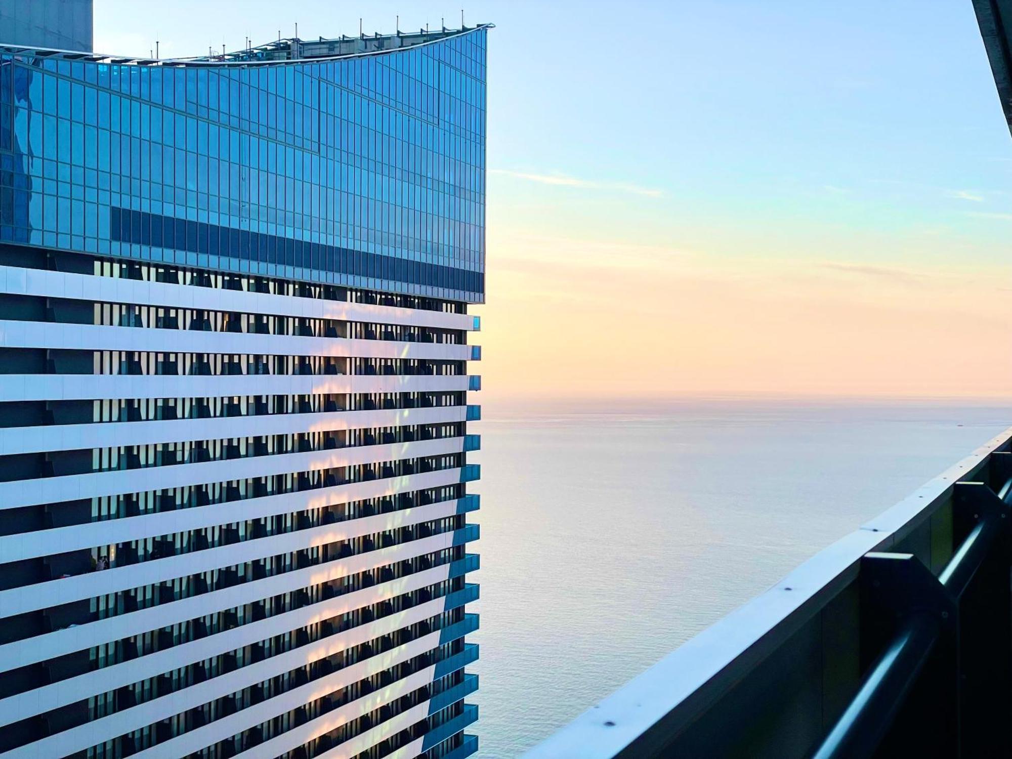 Sky Apartments Batumi Luaran gambar